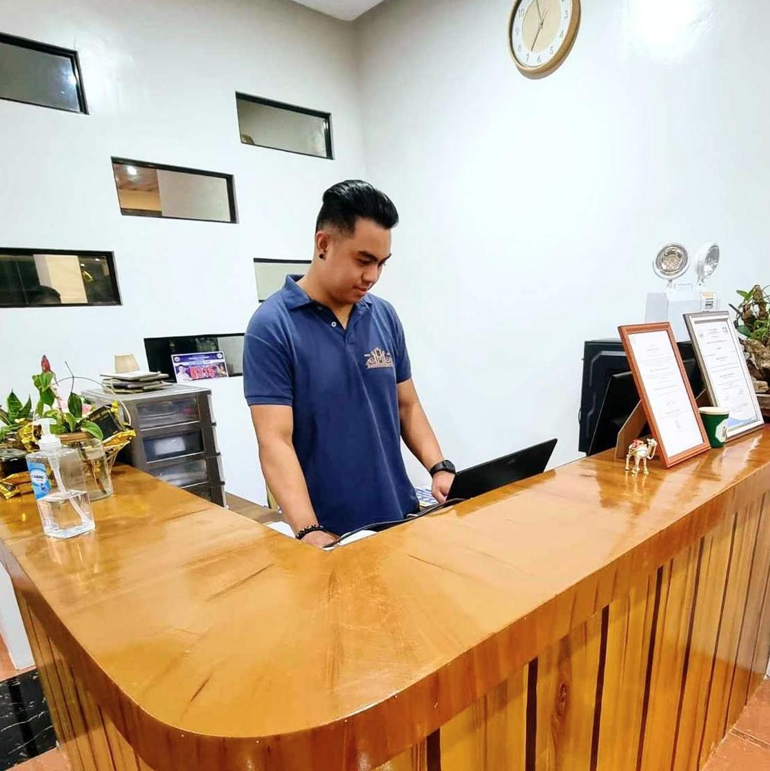 Guinobatan Majestique Hotel Albay Bicol מראה חיצוני תמונה
